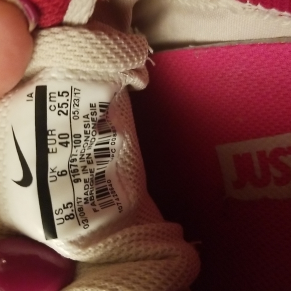 Nike running shoes - Picture 7 of 9